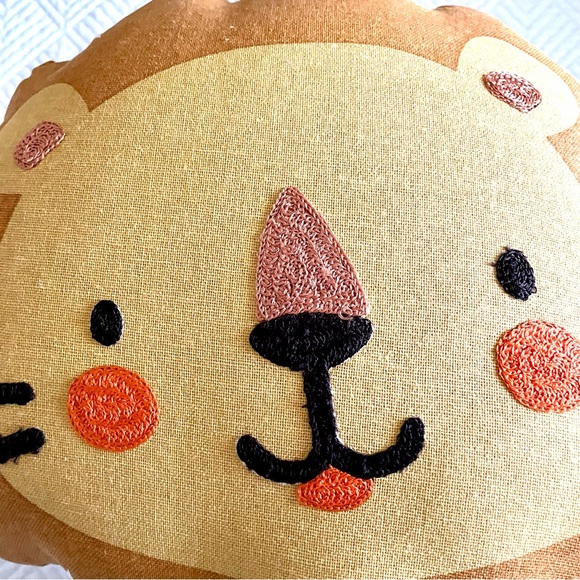 Everything Lion!!!!  Remember Party City is going out of business!! - Picture 4 of 11